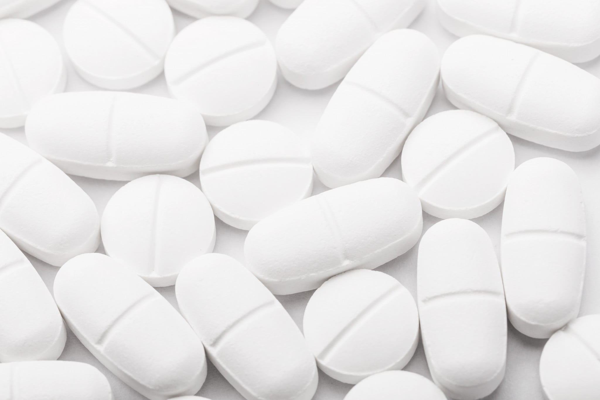 white pills and tablets: GMiA