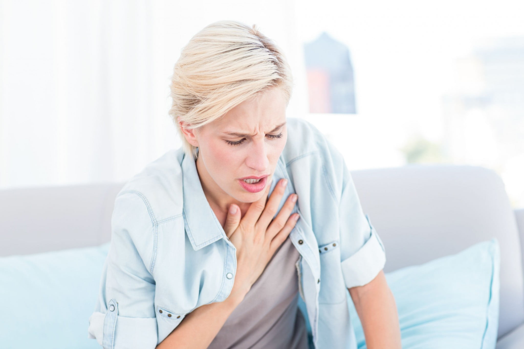 woman experiencing breathlessness