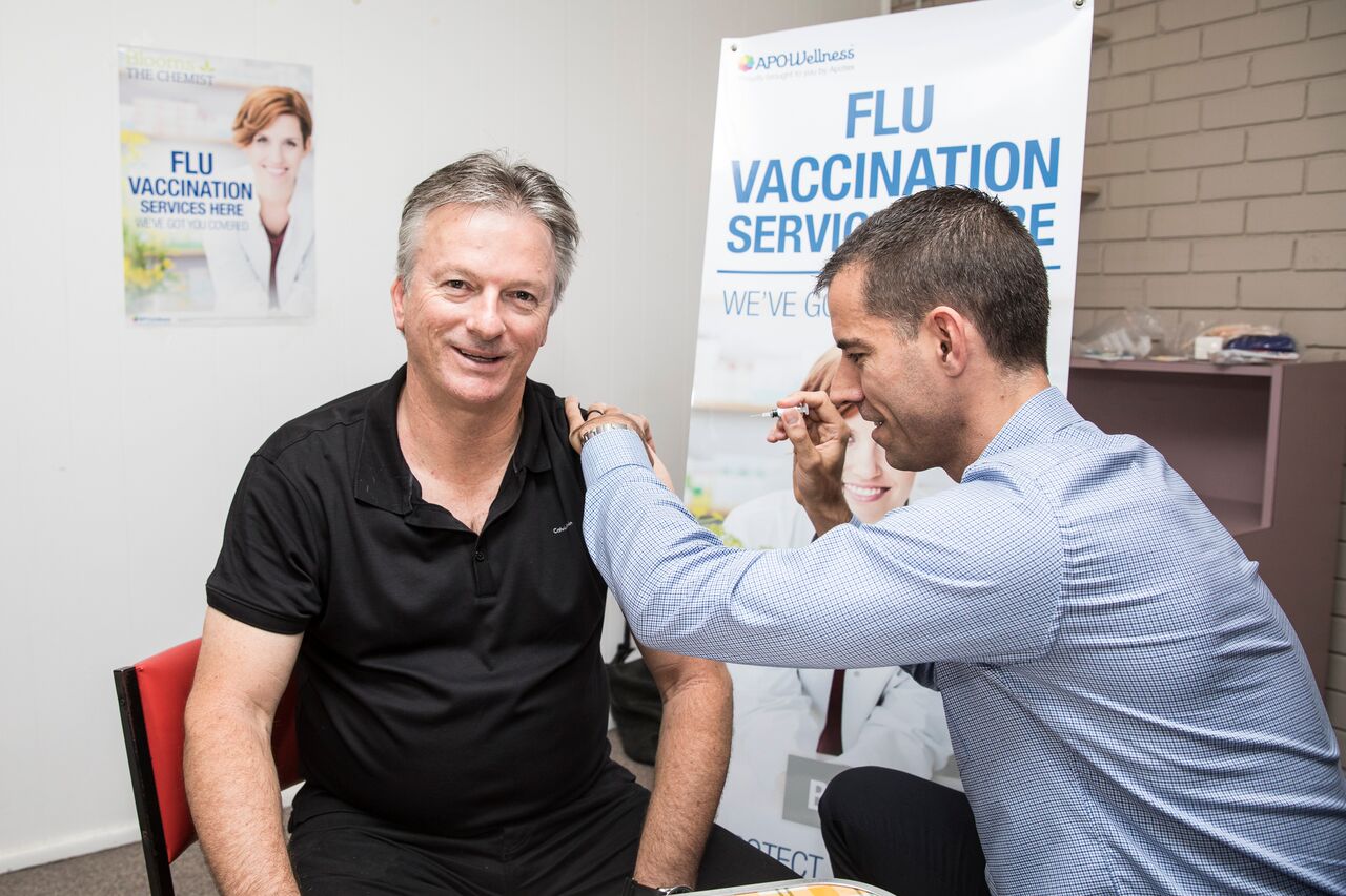 Steve Waugh being vaccinated