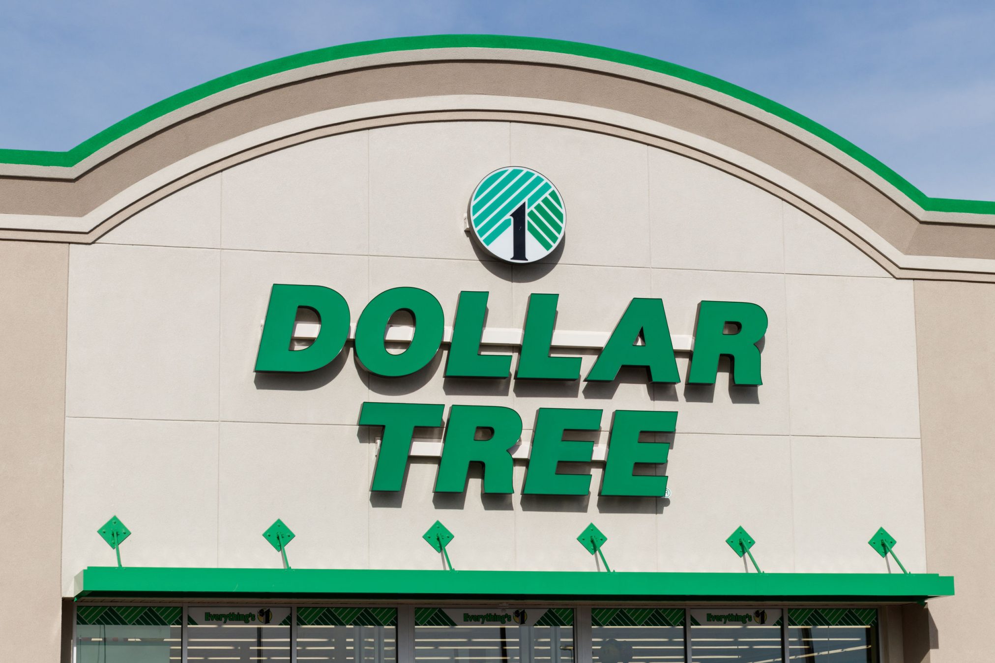 dollar tree shopfront