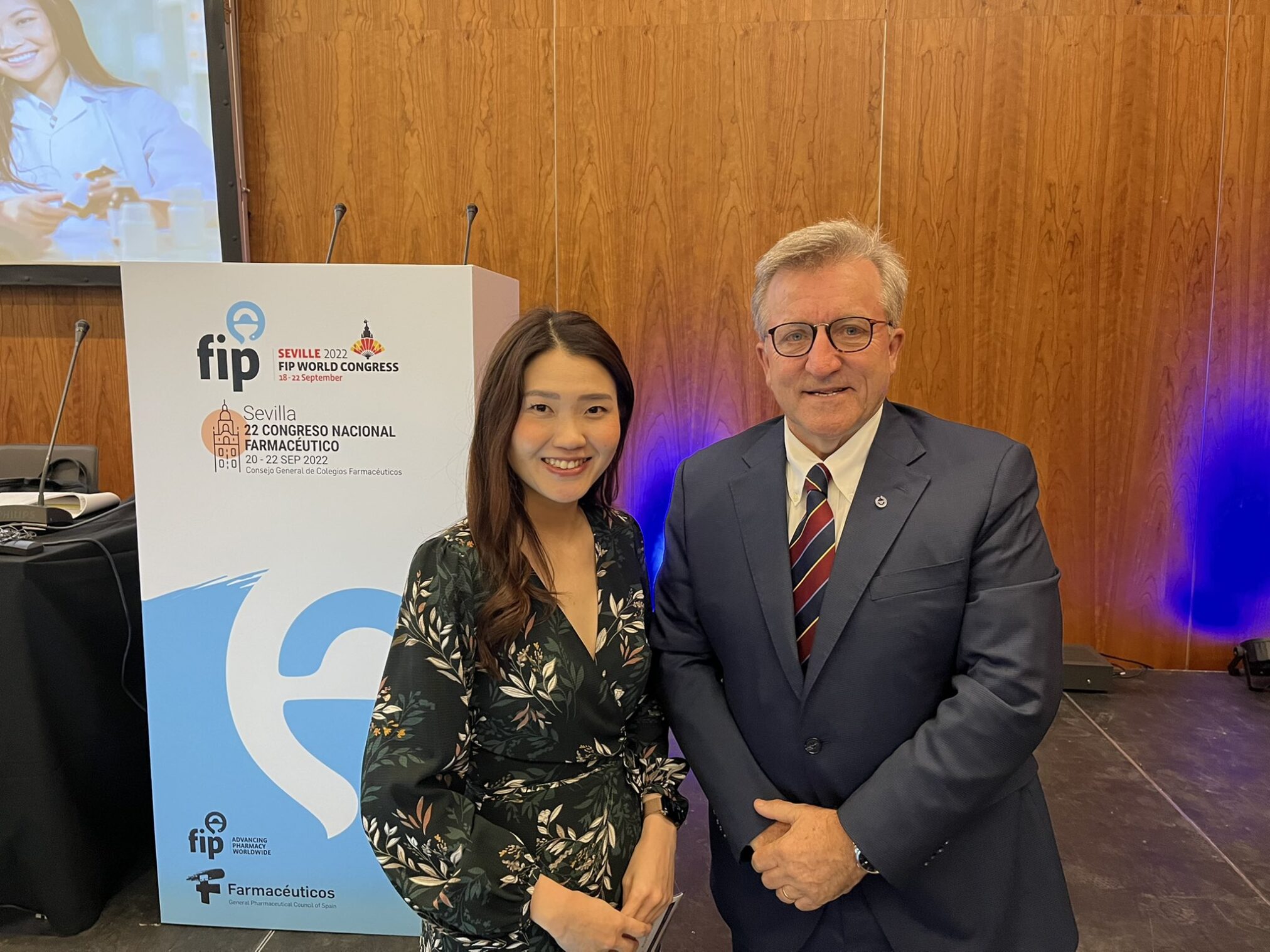PSA's Dr Fei Sim and incoming FIP president Paul Sinclair. Image Fei Sim via Twitter.